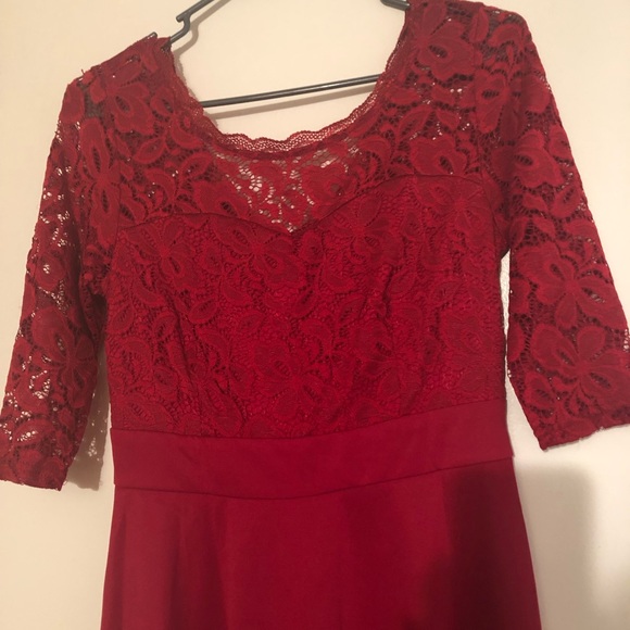 Dresses - Picture 2 of 4